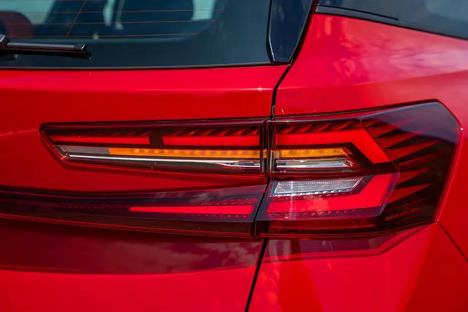 skoda-kodiaq-rs-rear-turn-indicator