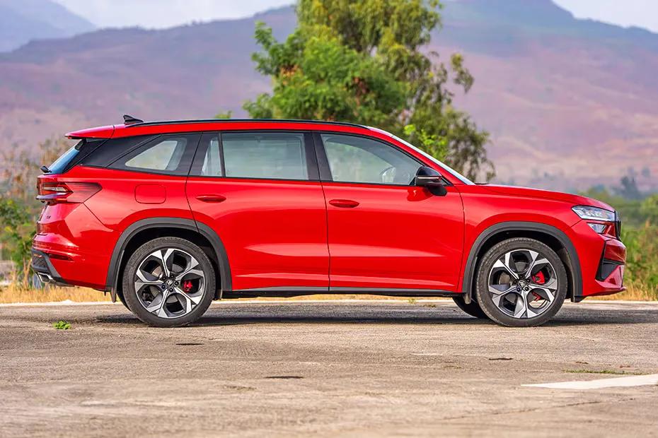 skoda-kodiaq-rs-right-side-view