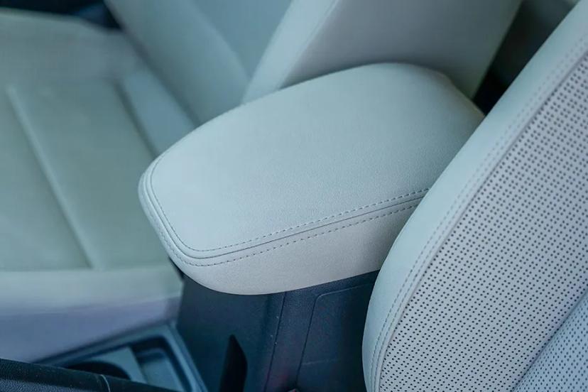 skoda-kushaq-front-armrest