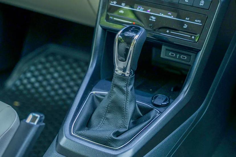 skoda-kushaq-gear-shifter