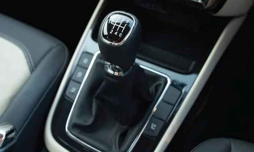 skoda-slavia-gear-lever