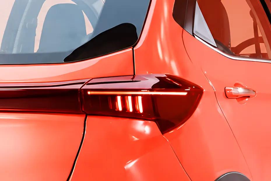 tata-tiago-taillight
