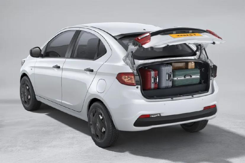 tata-xpres-boot-space