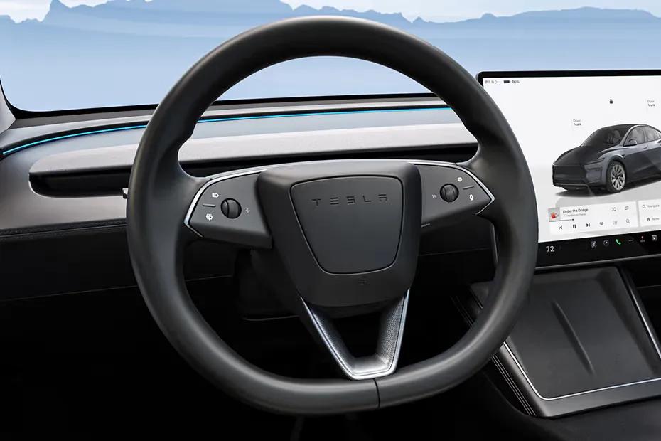 tesla-model-y-steering-wheel