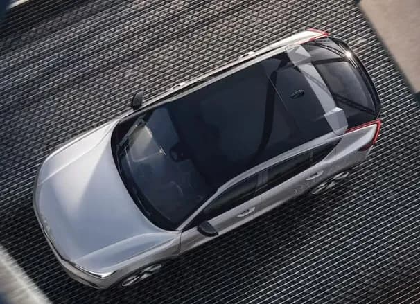 volvo-c40-recharge-top-view