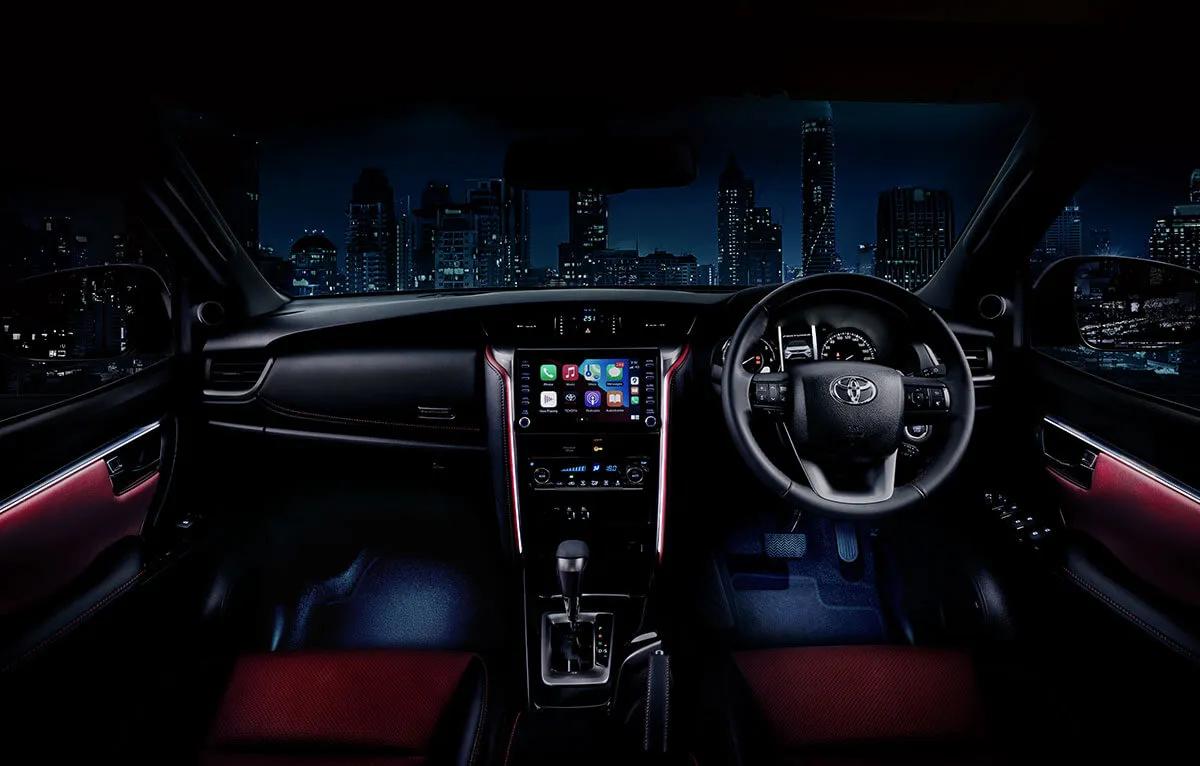 toyota-fortuner-legender-dashboard
