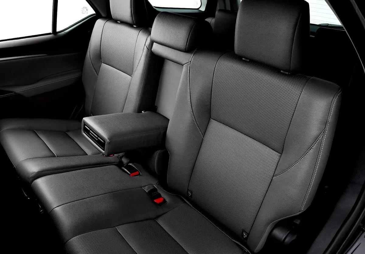 toyota-fortuner-rear-seat