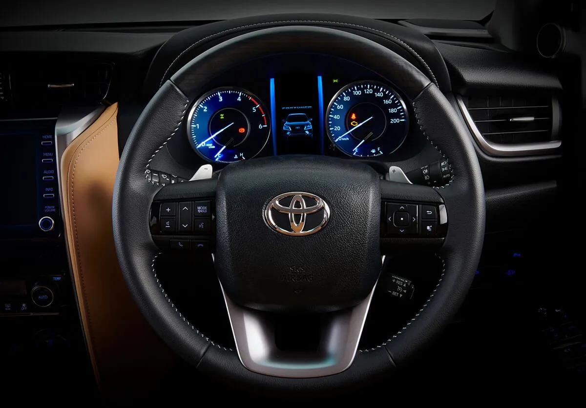 toyota-fortuner-steering-with-controls