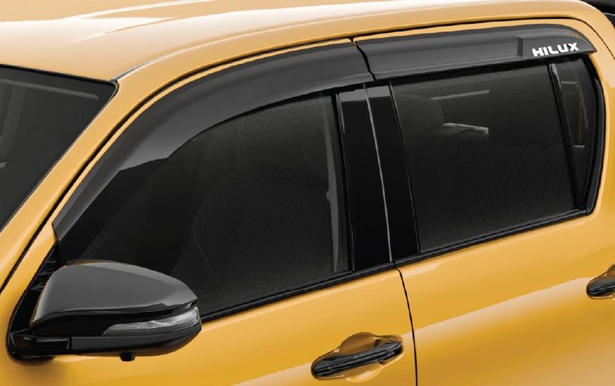 toyota-hilux-side-visor-with-chrome