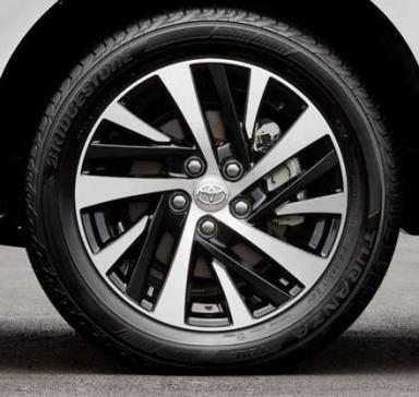 Toyota Innova Crysta preview 4