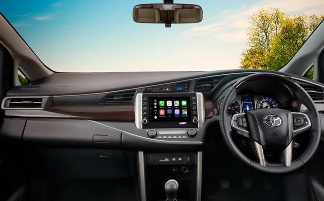 toyota-innova-crysta-dashboard