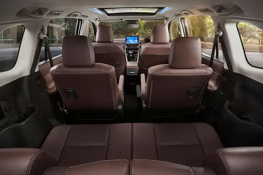 toyota-innova-hycross-seats