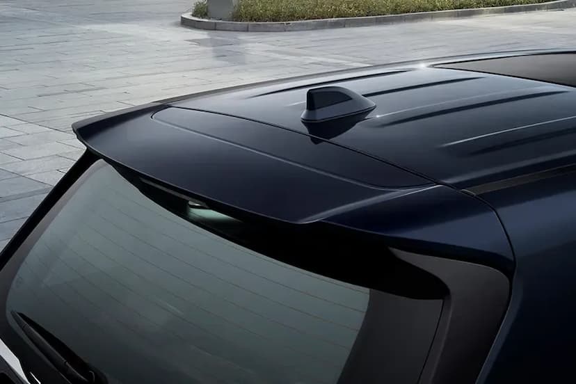 toyota-innova-hycross-shark-fin-antenna