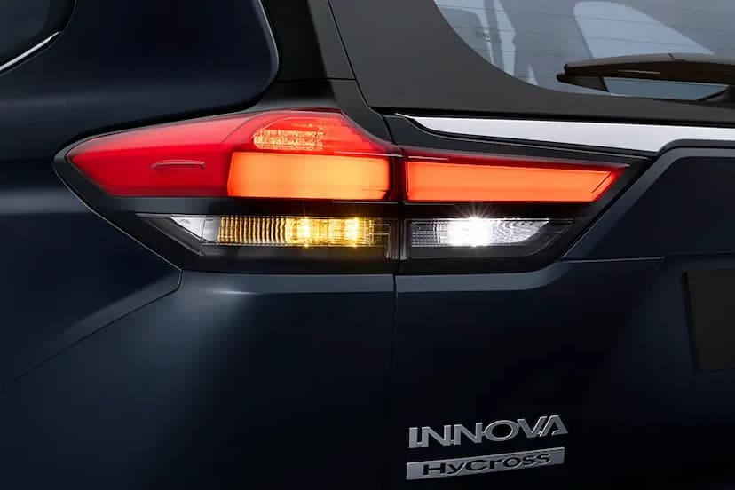 toyota-innova-hycross-tail-lamp
