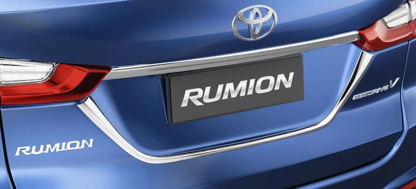 toyota-rumion-tail-lamp