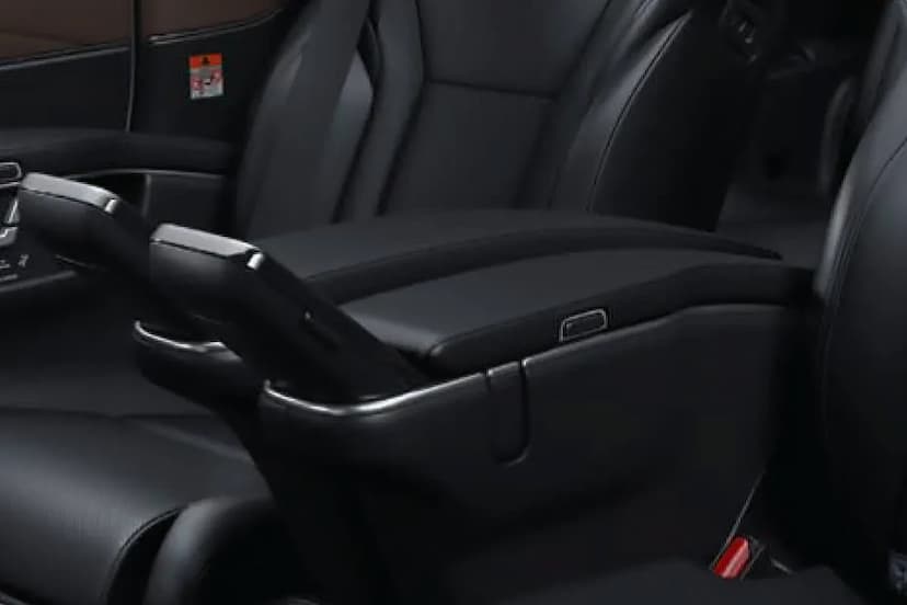 toyota-vellfire-rear-arm-rest-close-view