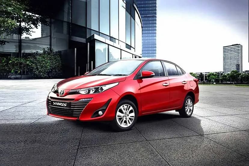 toyota-yaris-front-left-side