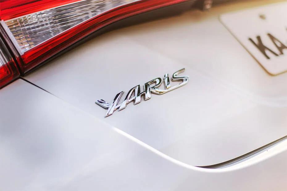toyota-yaris-tail-gate