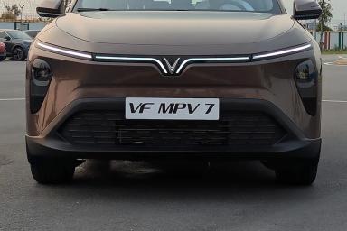 VinFast VF MPV 7 preview 4