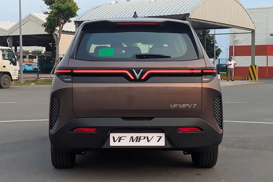 vinfast-vf-mpv-7-rear-view