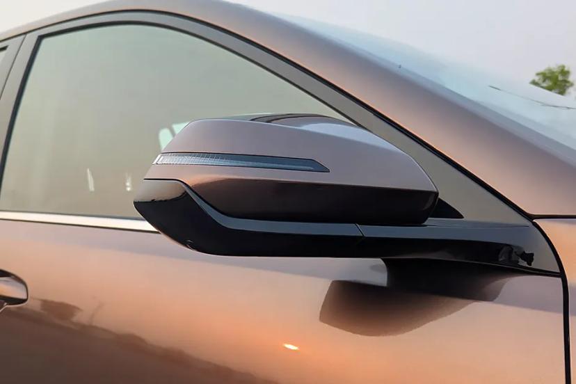 vinfast-vf-mpv-7-side-mirror