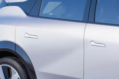 VinFast VF7 preview 4