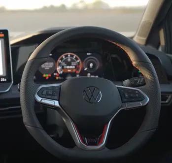 volkswagen-golf-gti-steering
