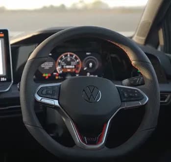 volkswagen-golf-gti-steering