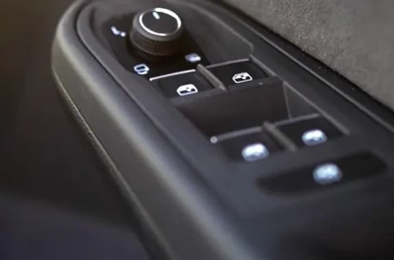 volkswagen-golf-gti-window-control