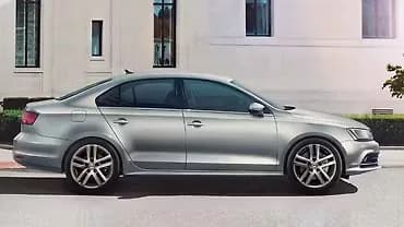 volkswagen-jetta-right-view
