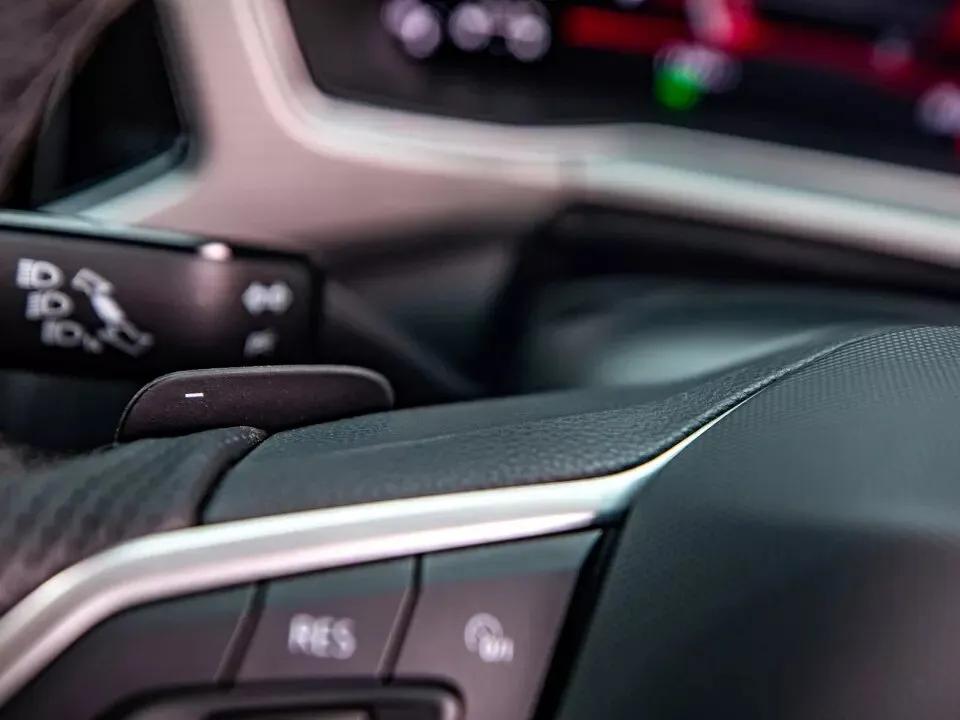 volkswagen-taigun-steering-with-control