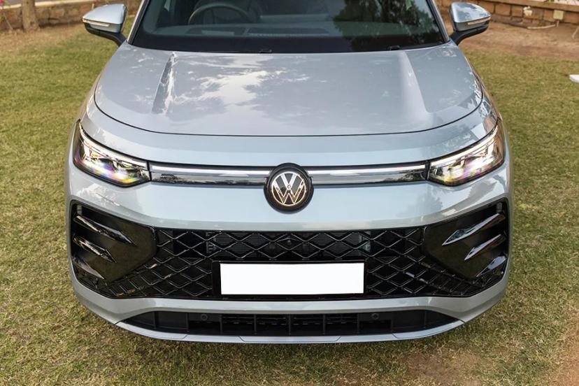 volkswagen-tayron-r-line-grille