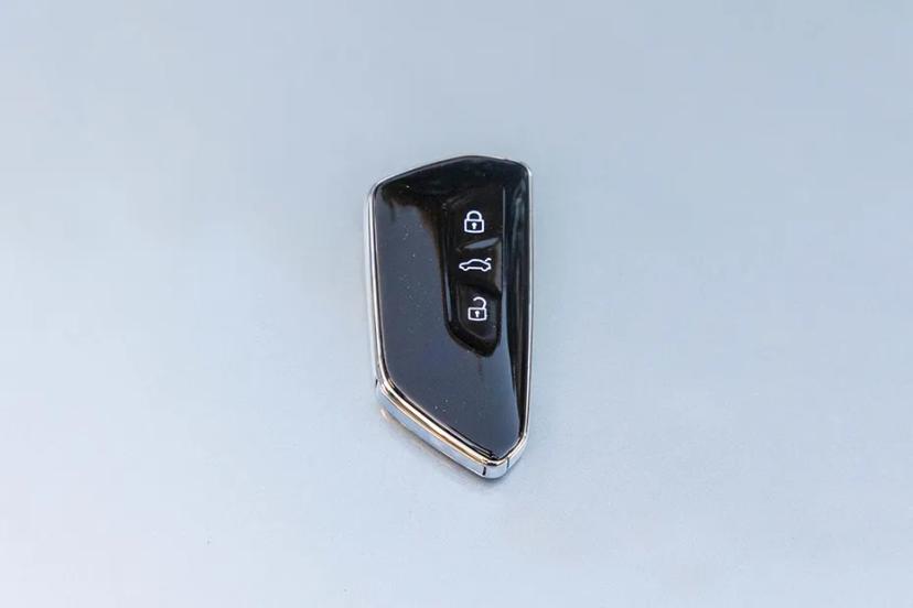 volkswagen-tayron-r-line-key