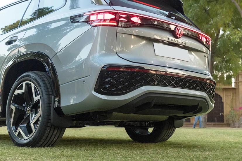 volkswagen-tayron-r-line-rear-bumper