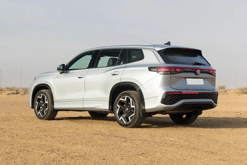 volkswagen-tayron-r-line-rear-left-view