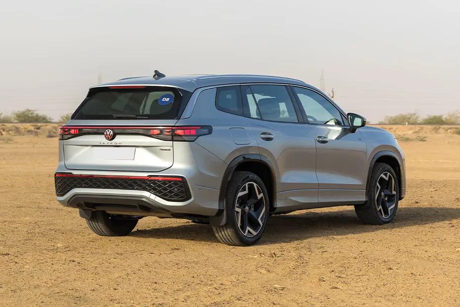 volkswagen-tayron-r-line-rear-right-view