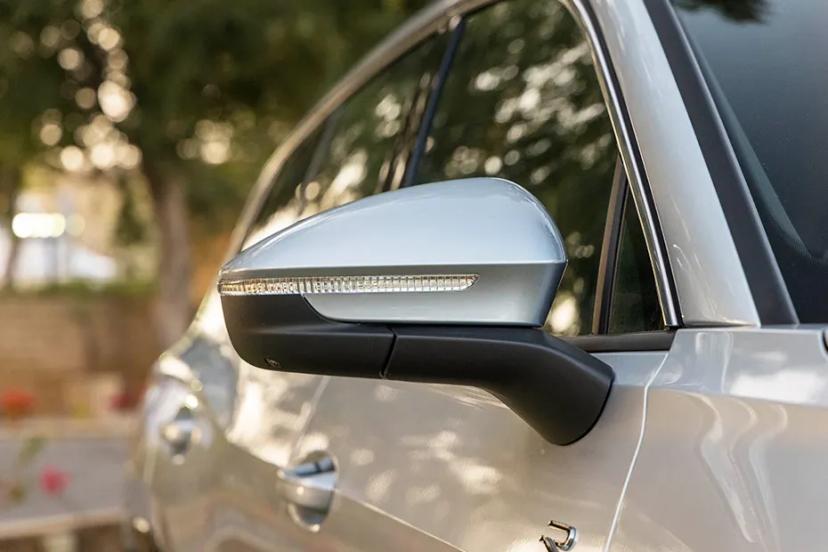 volkswagen-tayron-r-line-side-mirror