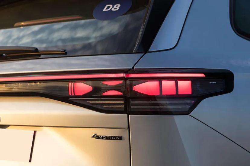 volkswagen-tayron-r-line-taillight