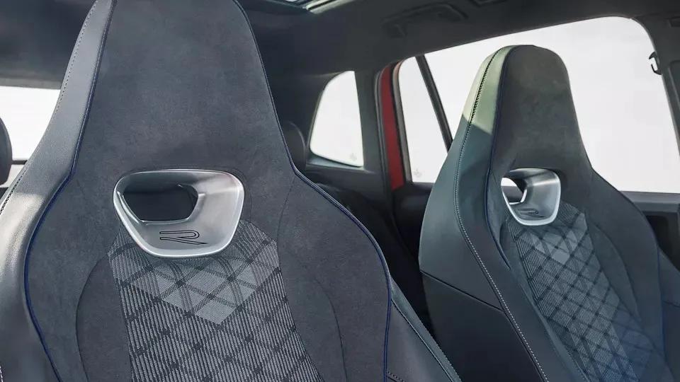 volkswagen-tiguan-r-line-seats