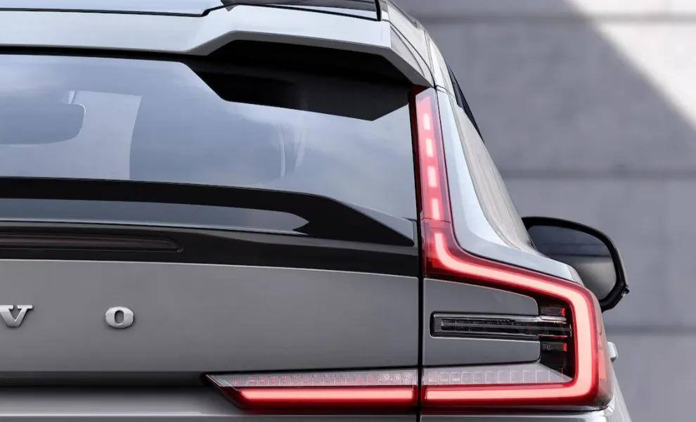 volvo-c40-recharge-tail-lamp