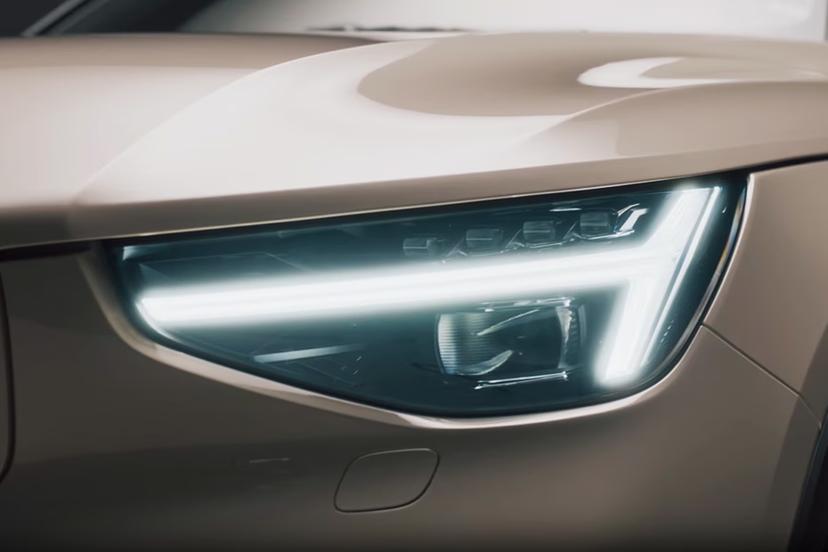 volvo-ec40-headlight