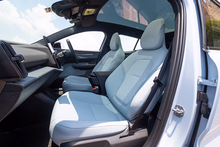 volvo-ex30-passenger-cabin-view