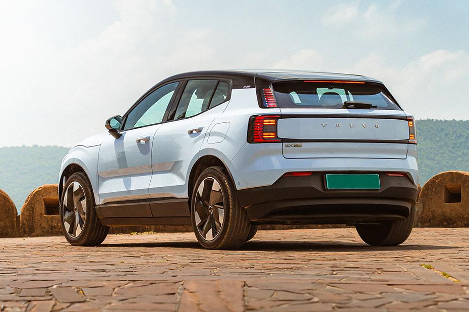 volvo-ex30-rear-left-view