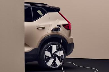 Volvo EX40 preview 3