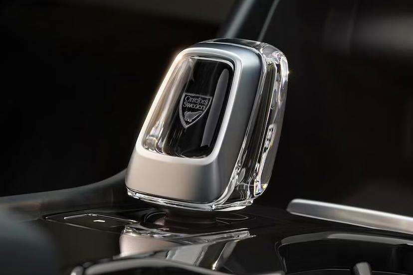 volvo-ex40-gear-shifter