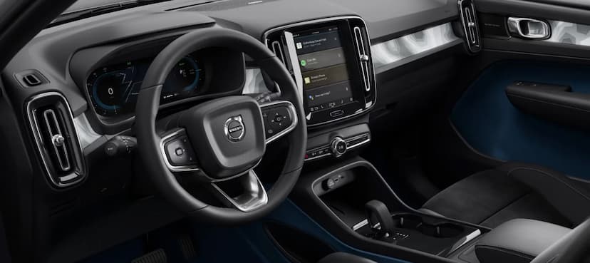 volvo-xc-40-recharge-dashboard