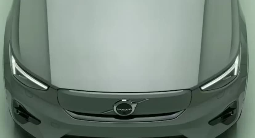 volvo-xc-40-recharge-front-top-view
