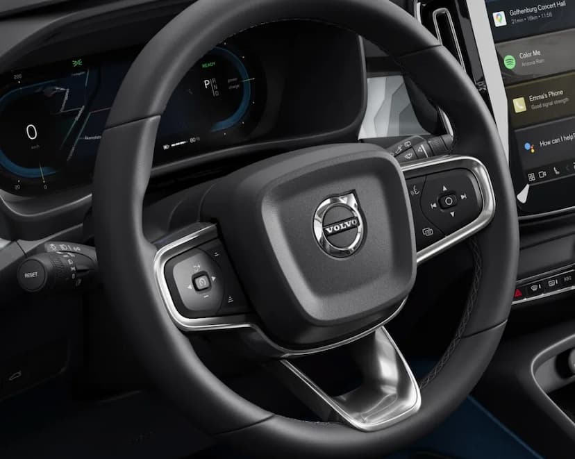 volvo-xc-40-recharge-steering-with-controls