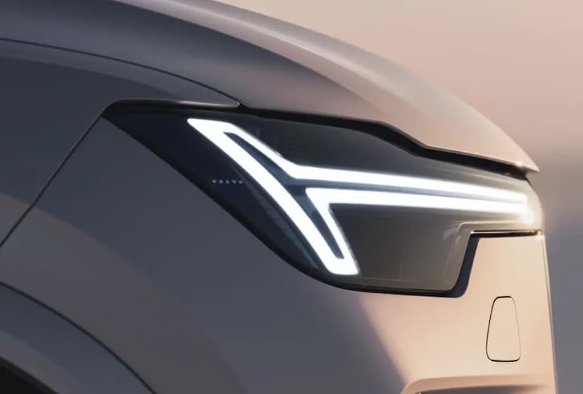volvo-xc-90-head-light