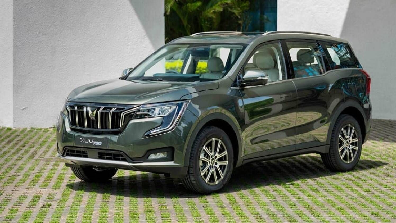 2025 Mahindra XUV700: New Variants, Features, and What to Expect